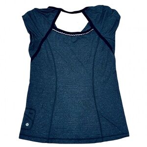 Women’s LuLuLemon Athleta Size Medium Shirt